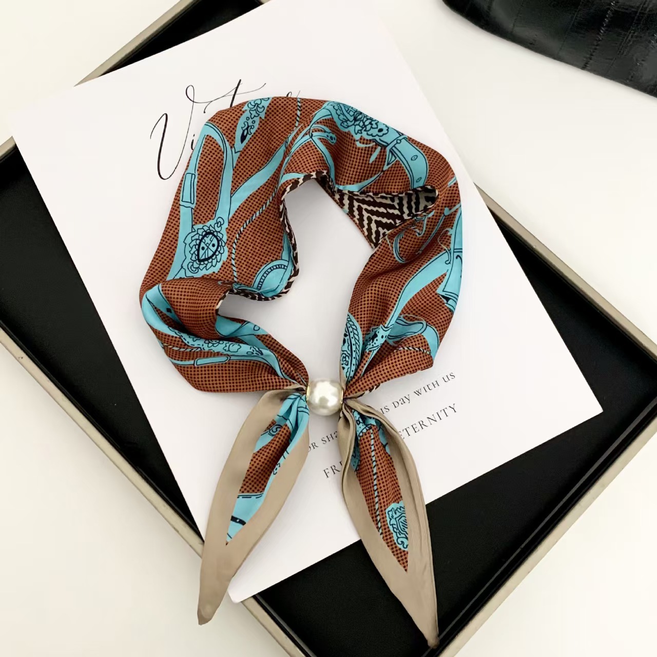 ผ้าพันคอแม่เหล็กประดับมุกสไตล์ - Face Scarf Mask บทวิจารณ์และราคา